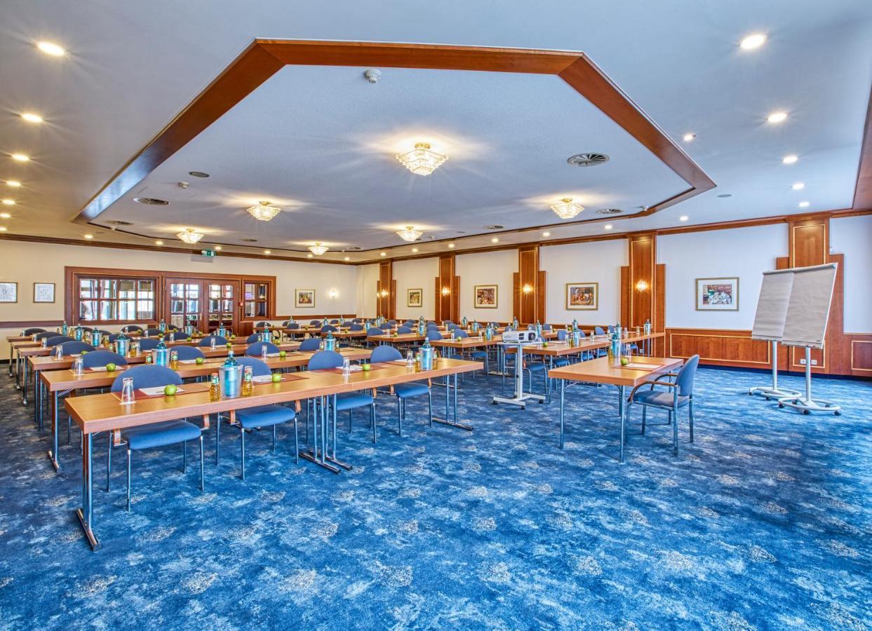 Trans World Hotel Columbus Зелингенщад Екстериор снимка